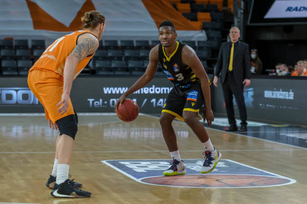 两位选手在 两位选手在