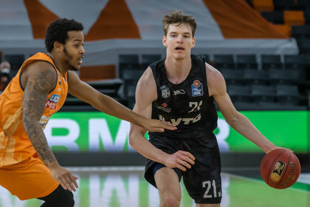 起坚固的屏 起坚固的屏